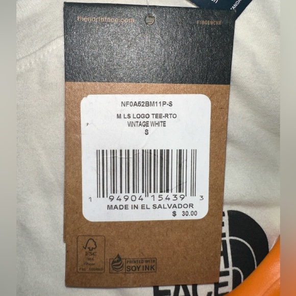 Cream Colored North Face Long Sleeve - Picture 6 of 6